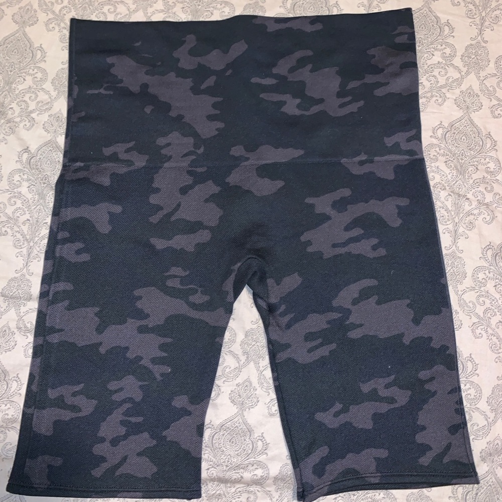 Spanx Look at Me Now Camo Bike Shorts